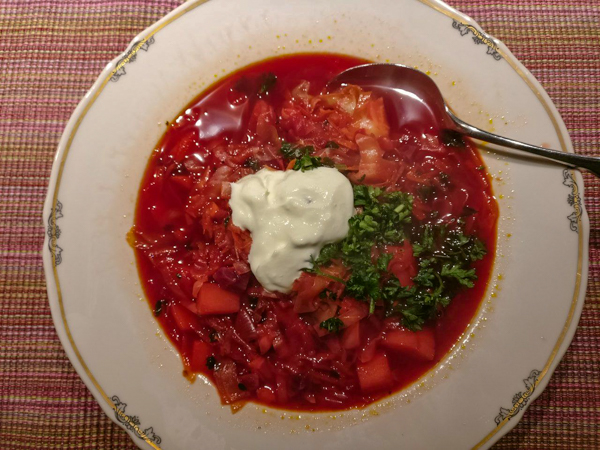 Oma’s Original Borscht – vegetarisch » In Haus und Garten